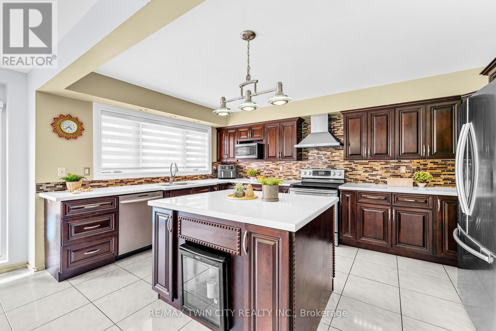 670 Peter Robertson Boulevard, Brampton, Ontario  L6R 1L8 - Photo 11 - W12431486