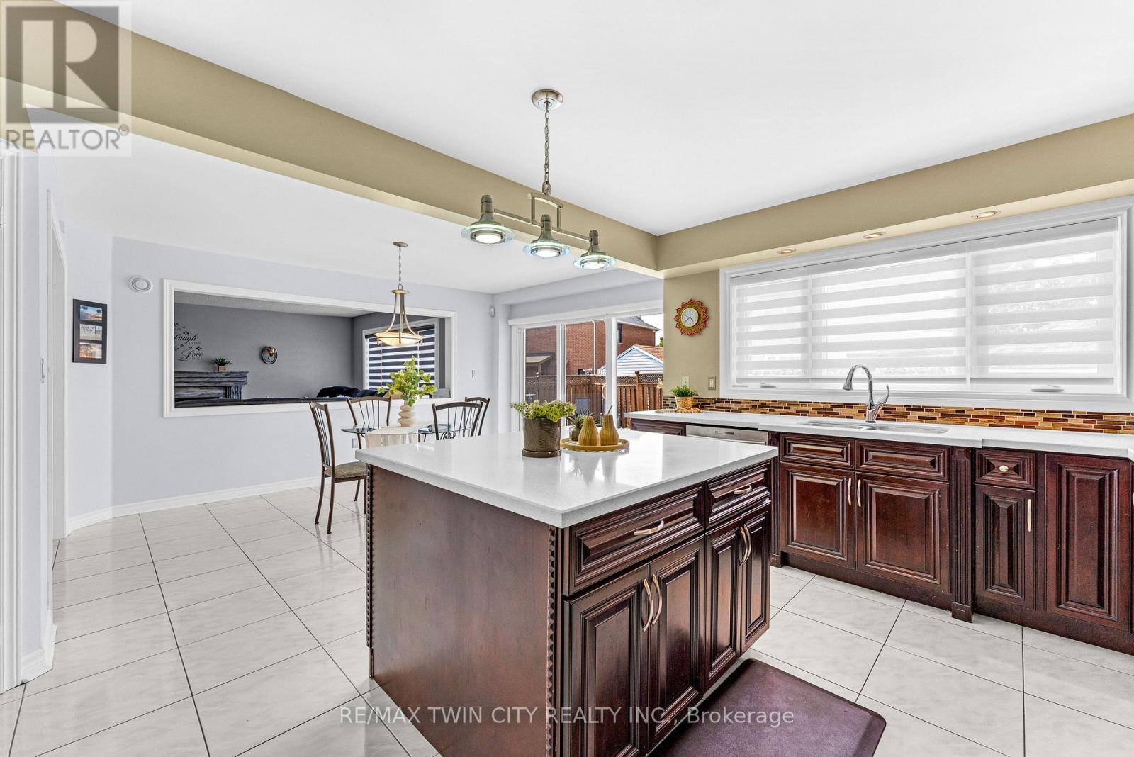 670 Peter Robertson Boulevard, Brampton, Ontario  L6R 1L8 - Photo 12 - W12431486