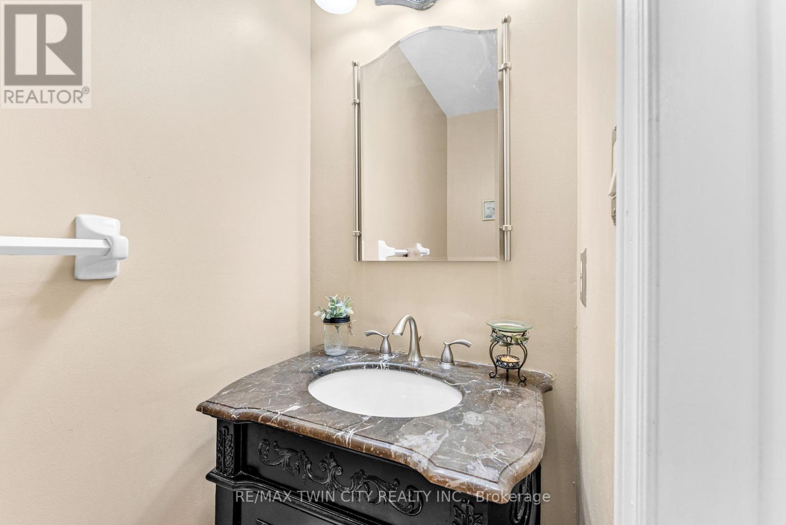 670 Peter Robertson Boulevard, Brampton, Ontario  L6R 1L8 - Photo 19 - W12431486