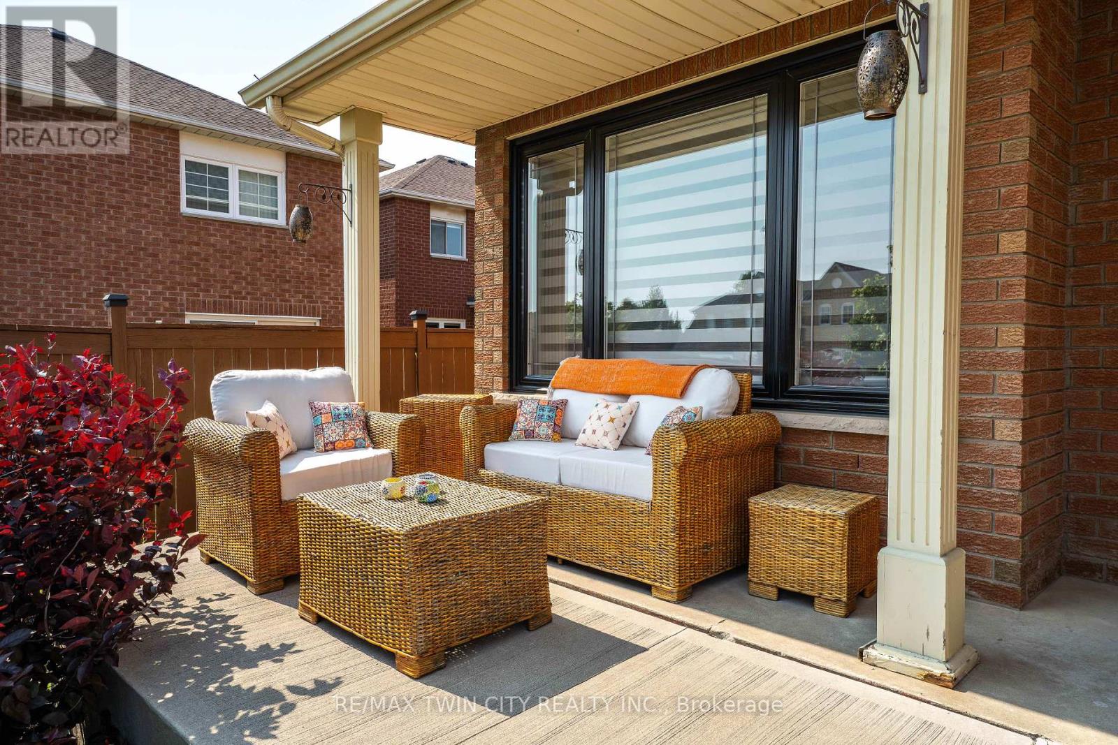 670 Peter Robertson Boulevard, Brampton, Ontario  L6R 1L8 - Photo 3 - W12431486