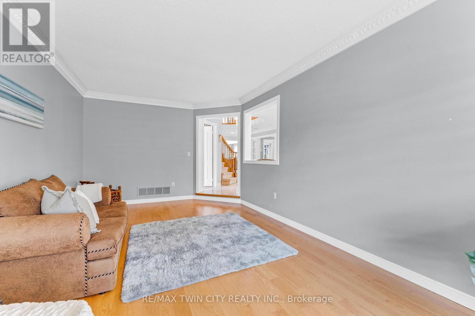 670 Peter Robertson Boulevard, Brampton, Ontario  L6R 1L8 - Photo 9 - W12431486