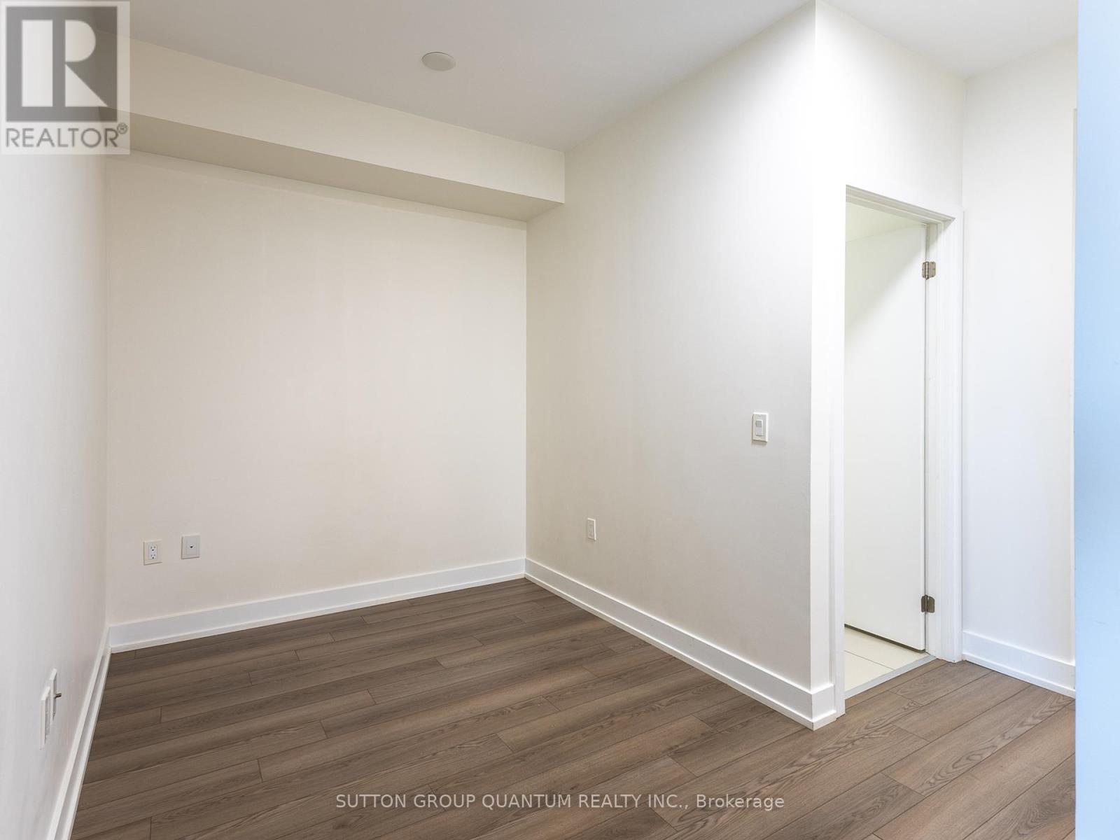 603 - 8 Ann Street, Mississauga, Ontario  L5G 3E6 - Photo 10 - W12431492