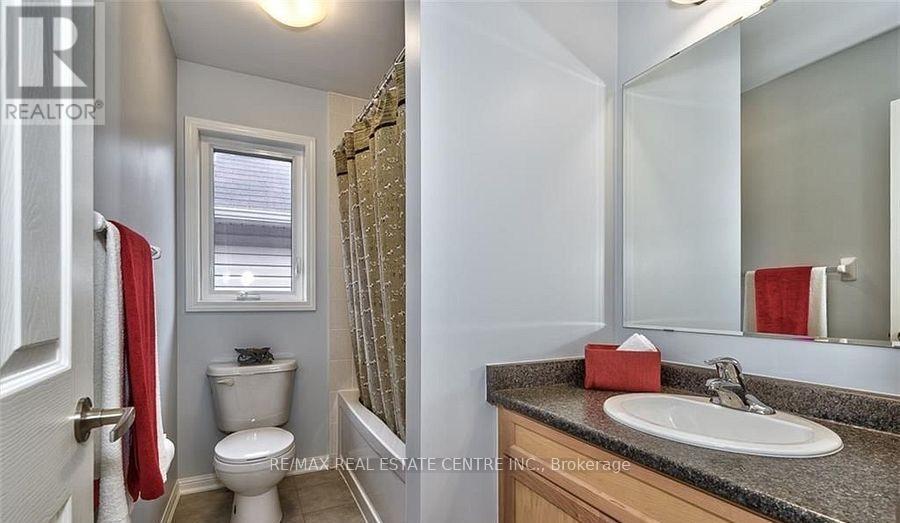 881 Challinor Terrace, Milton, Ontario  L9T 7V6 - Photo 11 - W12431493