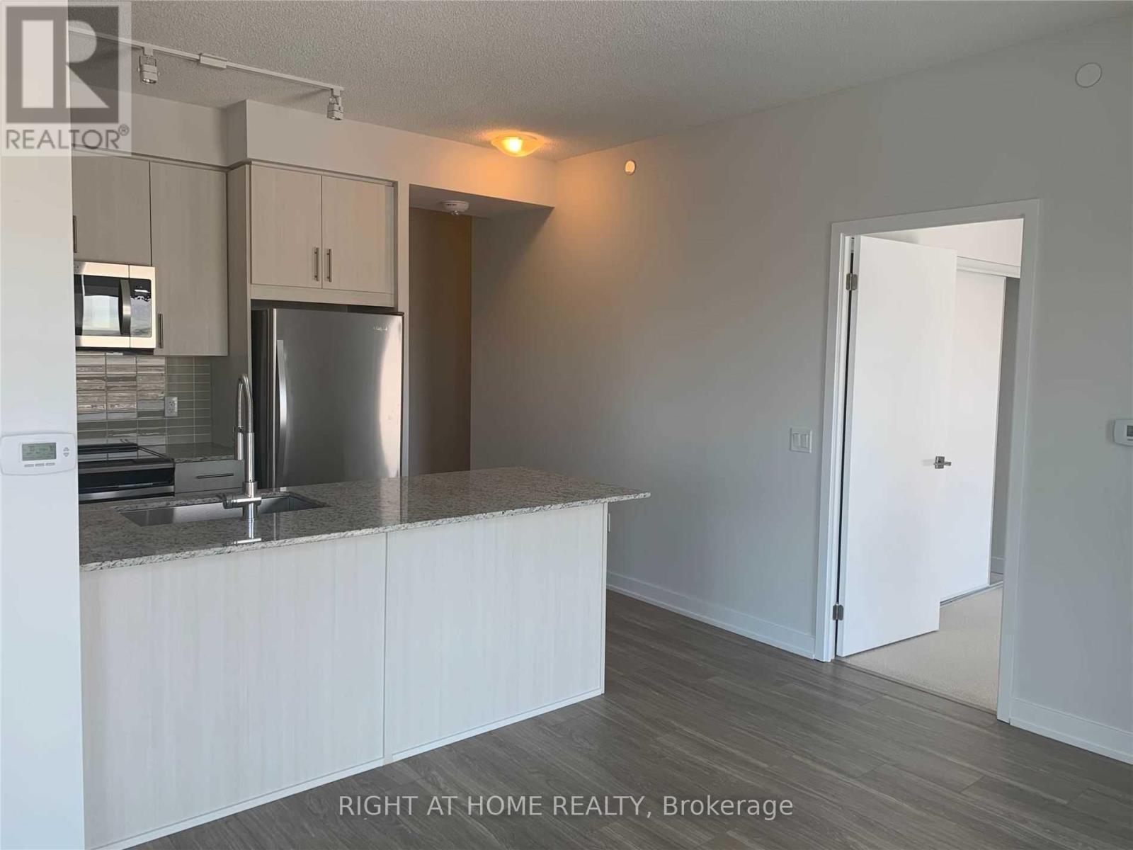 1704 - 4085 Parkside Village Drive, Mississauga, Ontario  L5B 0K8 - Photo 15 - W12431503
