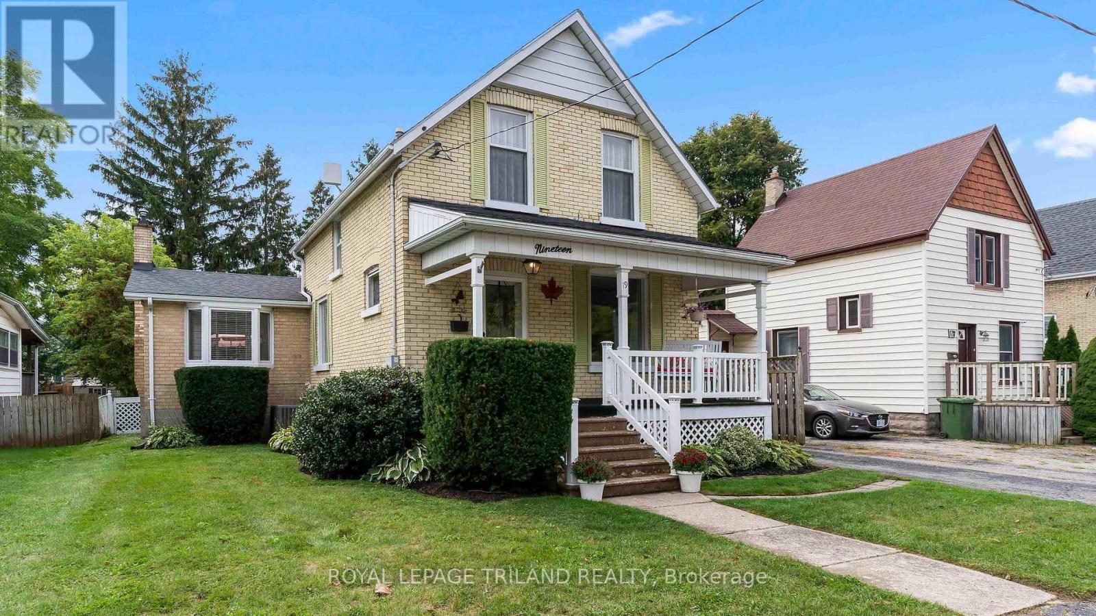 19 Cedar Street, St. Thomas, Ontario  N5R 1M4 - Photo 1 - X12431532