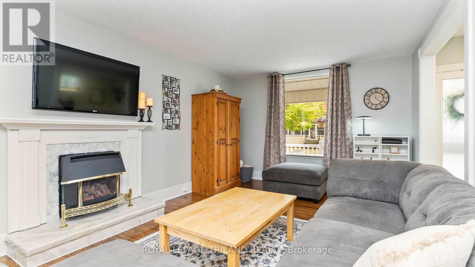 19 Cedar Street, St. Thomas, Ontario  N5R 1M4 - Photo 10 - X12431532