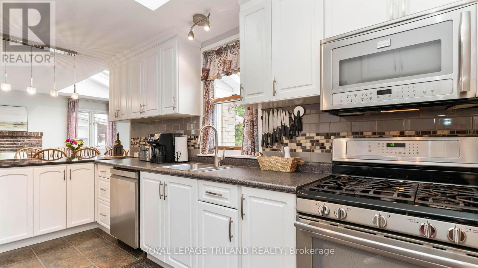 19 Cedar Street, St. Thomas, Ontario  N5R 1M4 - Photo 15 - X12431532