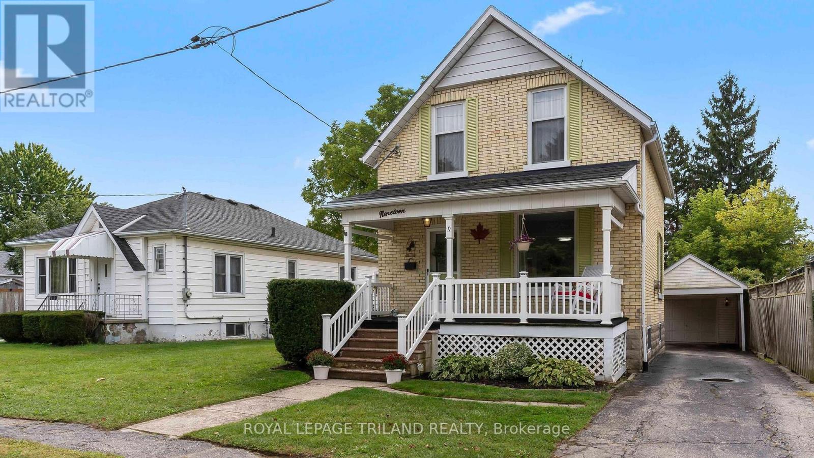 19 Cedar Street, St. Thomas, Ontario  N5R 1M4 - Photo 2 - X12431532
