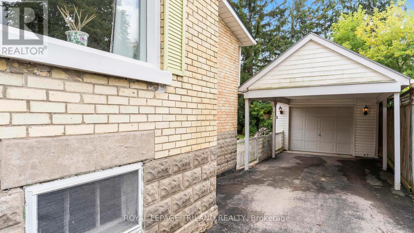 19 Cedar Street, St. Thomas, Ontario  N5R 1M4 - Photo 26 - X12431532