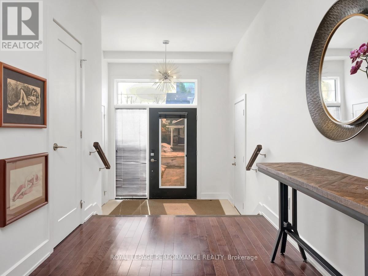 2183 Deschenes Street, Ottawa, Ontario  K2B 6N2 - Photo 3 - X12431547