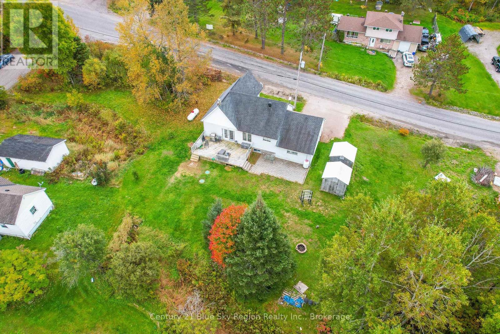 90 Feronia Road, North Bay, Ontario  P1B 8G4 - Photo 3 - X12431562