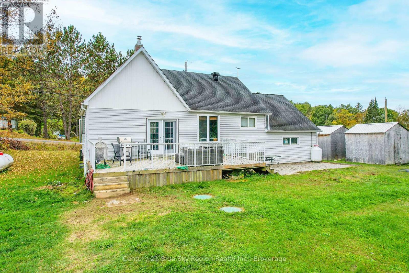 90 Feronia Road, North Bay, Ontario  P1B 8G4 - Photo 6 - X12431562