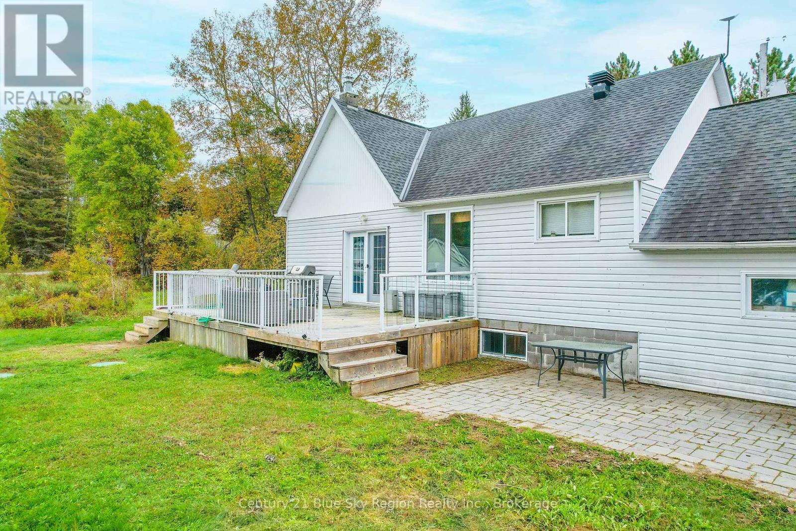 90 Feronia Road, North Bay, Ontario  P1B 8G4 - Photo 7 - X12431562