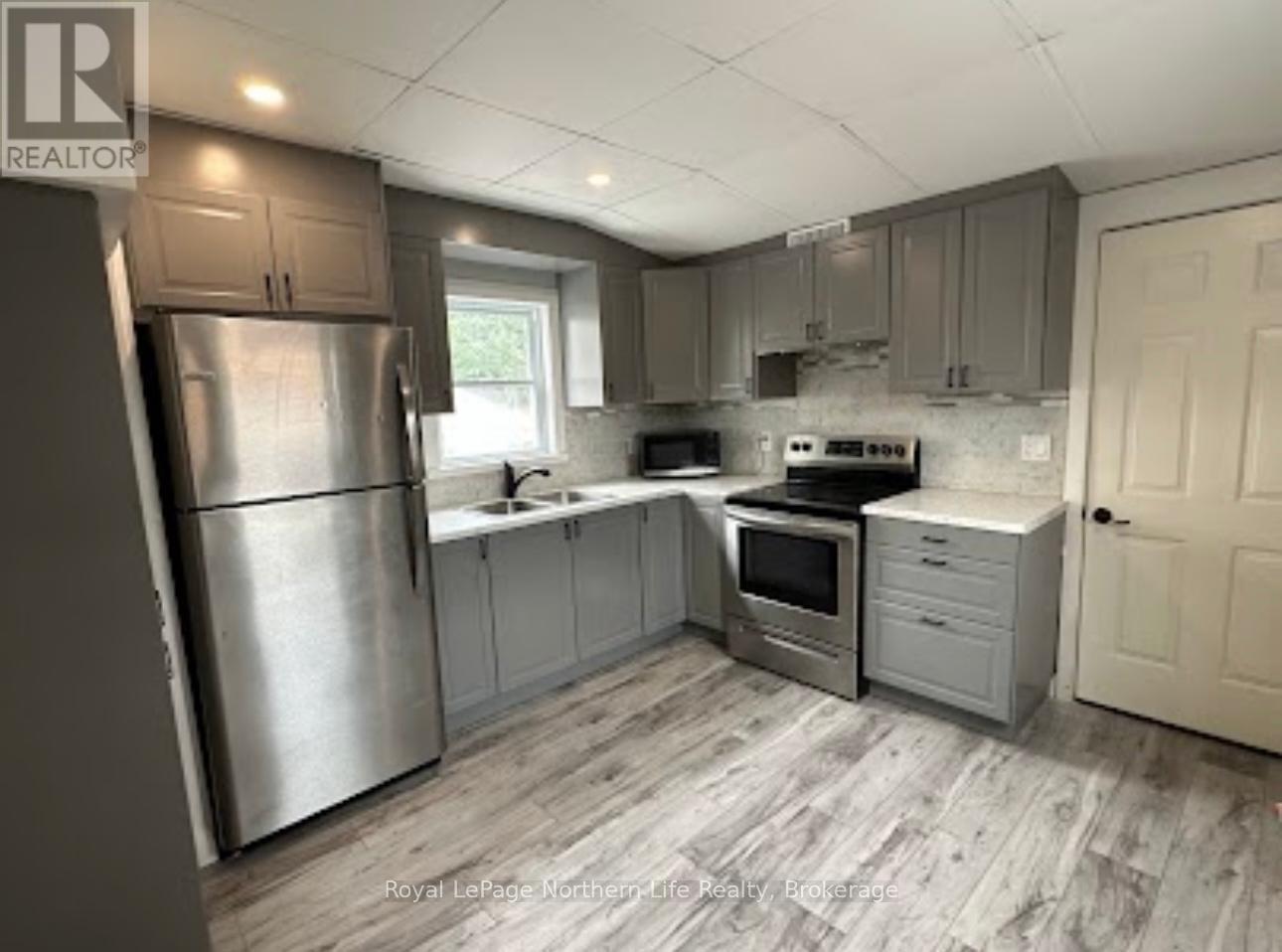 217 Princess Street E, North Bay (Central), Ontario  P1B 1R1 - Photo 4 - X12431566