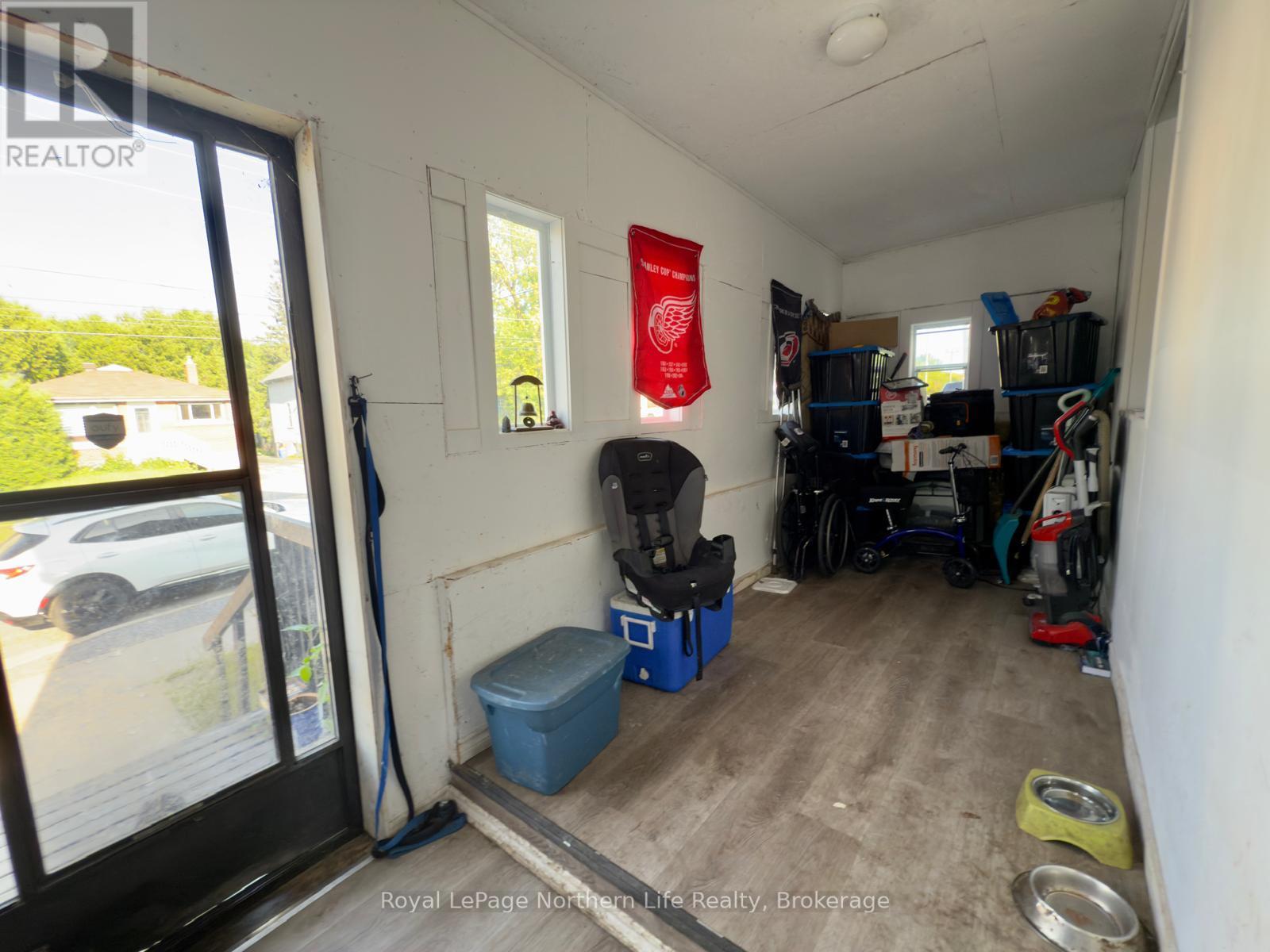 217 Princess Street E, North Bay, Ontario  P1B 1R1 - Photo 2 - X12431570