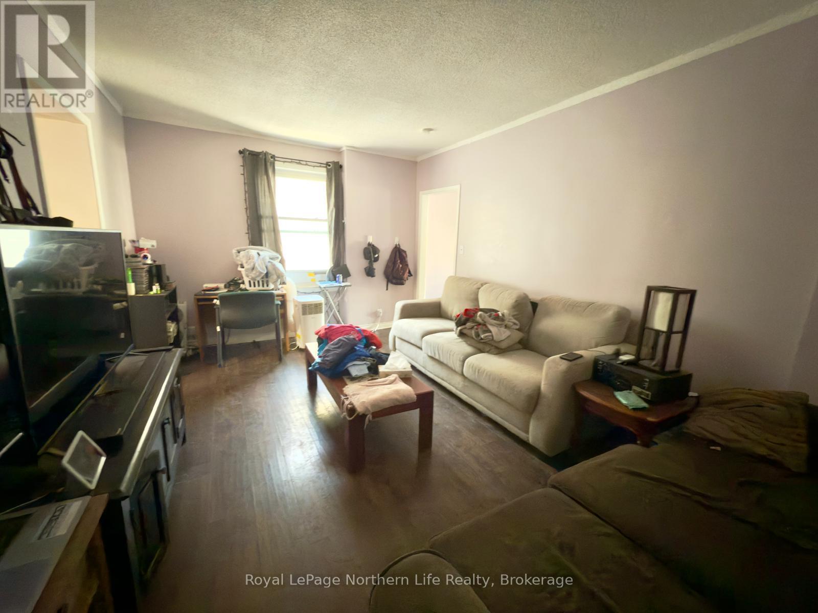 217 Princess Street E, North Bay, Ontario  P1B 1R1 - Photo 3 - X12431570