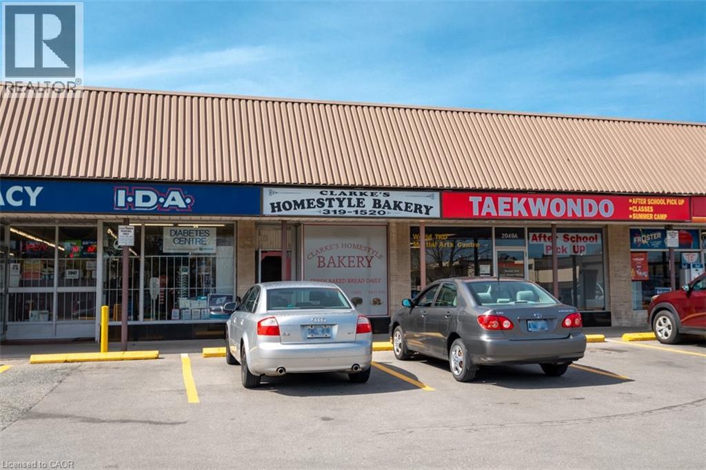 2049 Mount Forest Drive, Burlington, Ontario  L7P 1H4 - Photo 1 - 40774182