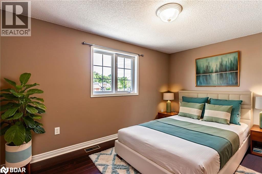 261 Mapleton Avenue, Barrie, Ontario  L4N 8T3 - Photo 5 - 40774325