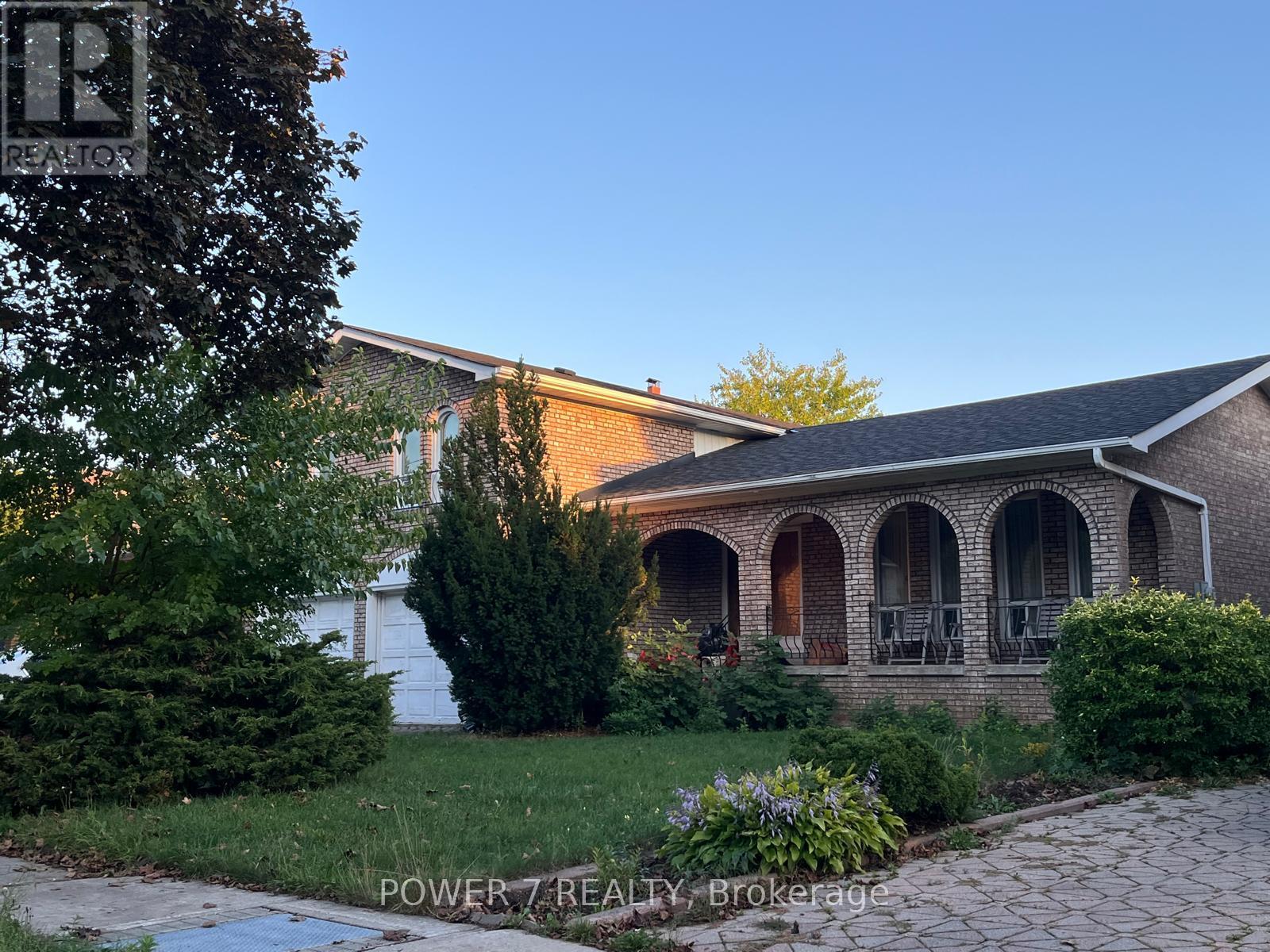33 Ernest Avenue S, Toronto, Ontario  M2J 3T4 - Photo 2 - C12428557