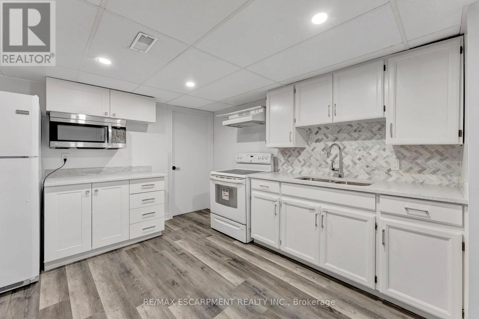 216 Sioux Road, Hamilton, Ontario  L9G 1P8 - Photo 33 - X12237208