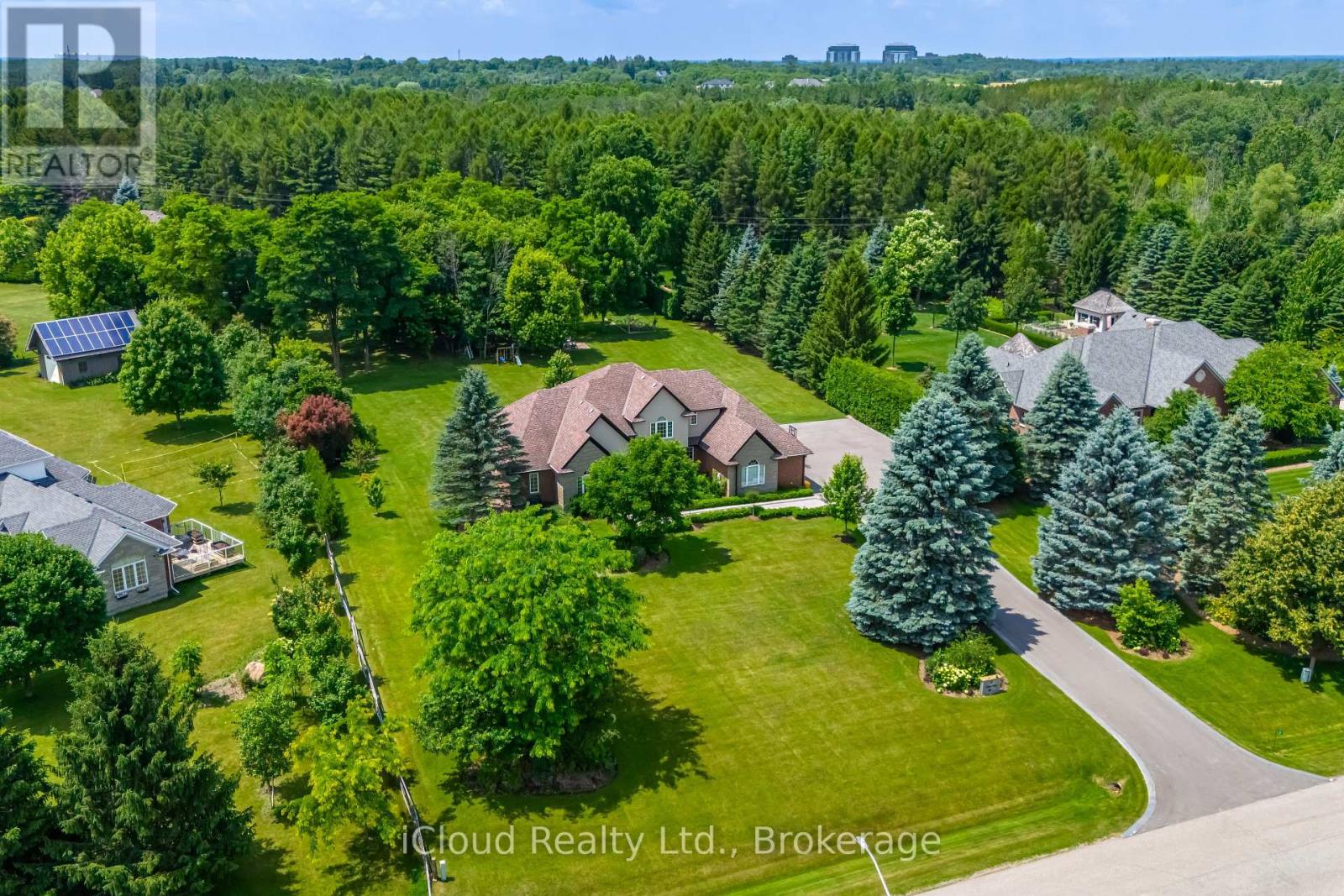 4 Deer View Ridge, Puslinch, Ontario  N1H 6H9 - Photo 3 - X12414431