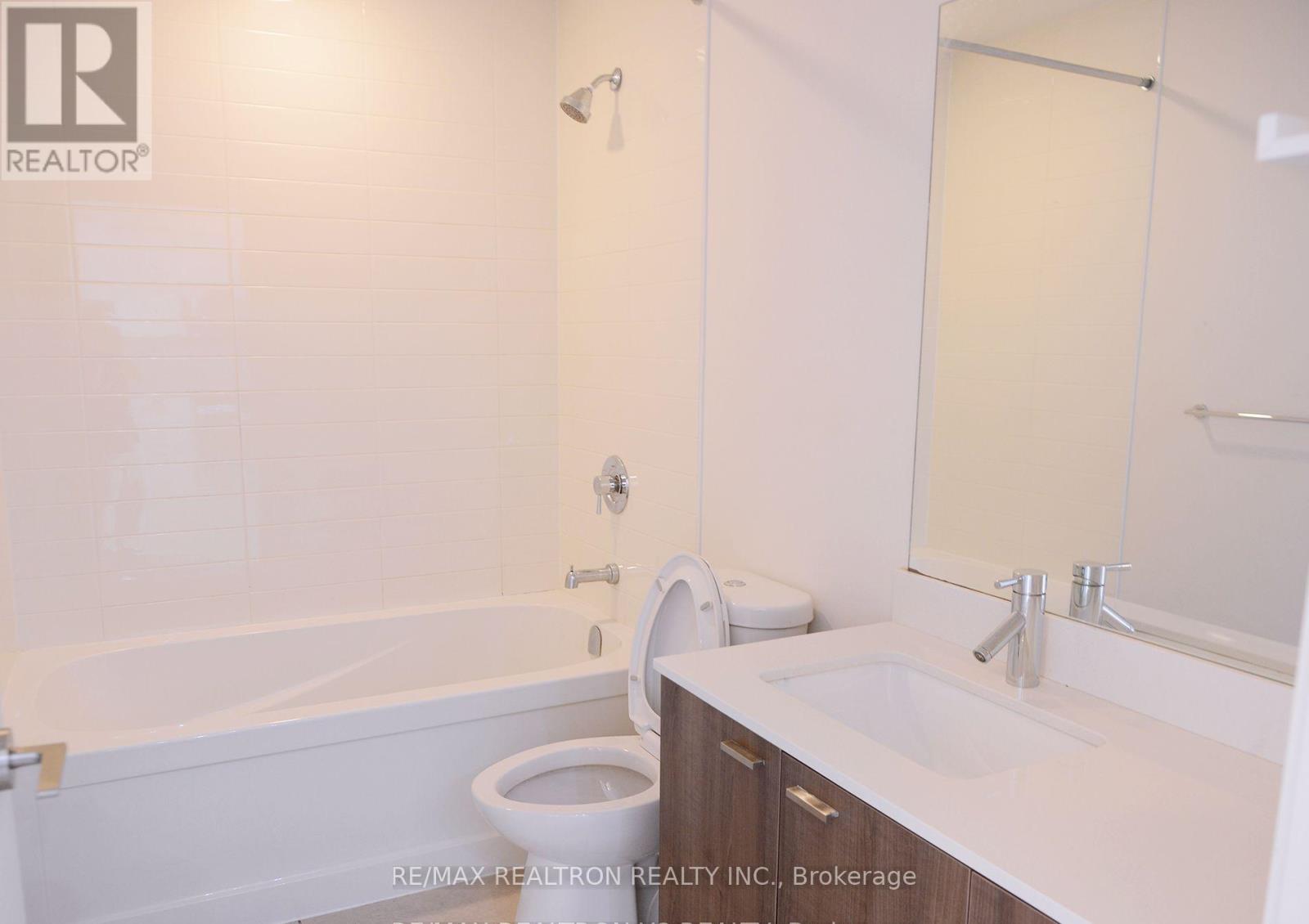 1501 - 30 Roehampton Avenue, Toronto, Ontario  M4P 0B9 - Photo 12 - C12404222