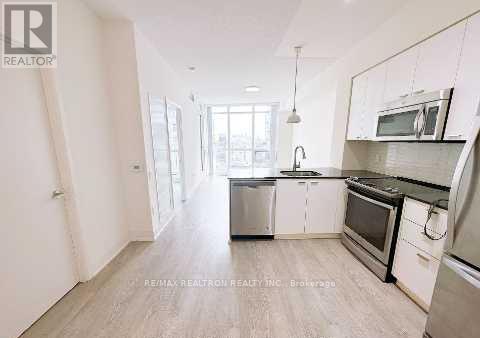 1501 - 30 Roehampton Avenue, Toronto, Ontario  M4P 0B9 - Photo 5 - C12404222