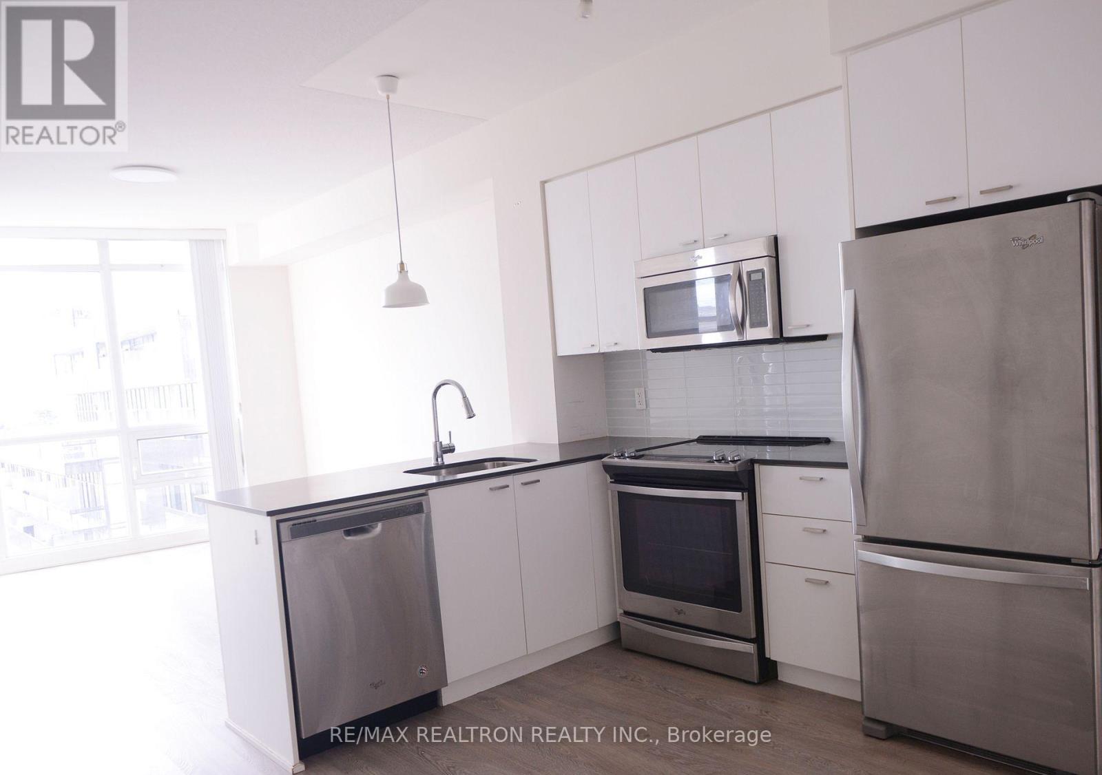 1501 - 30 Roehampton Avenue, Toronto, Ontario  M4P 0B9 - Photo 7 - C12404222