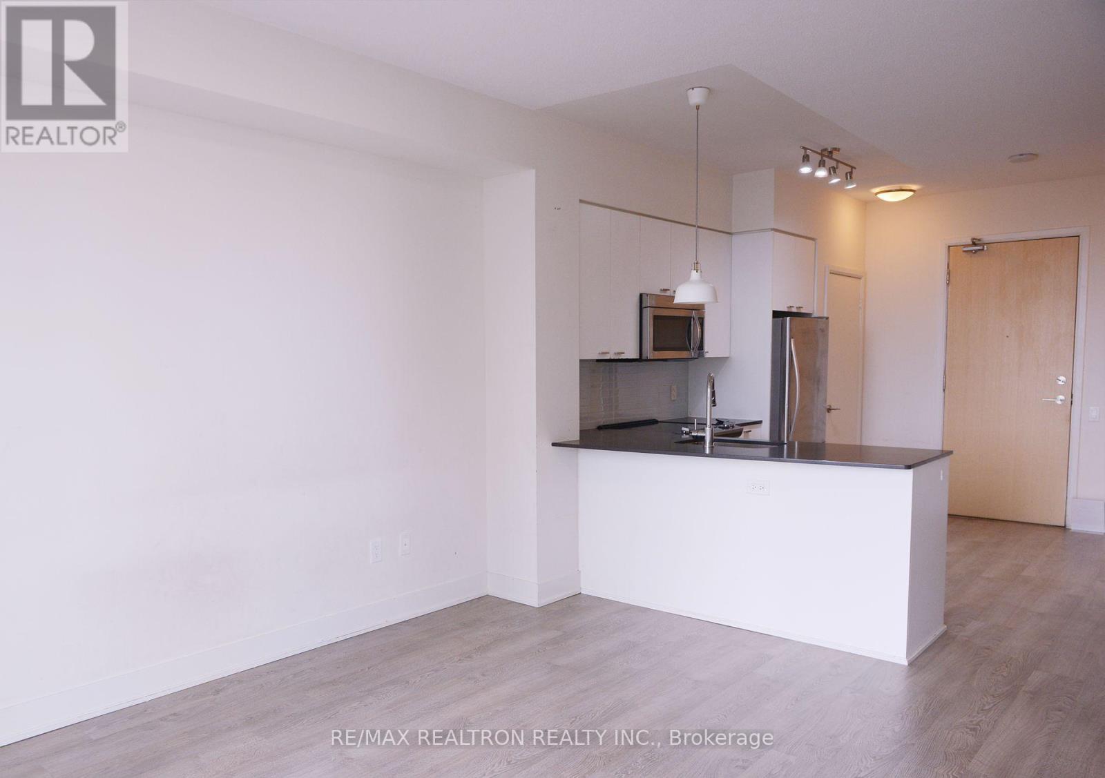 1501 - 30 Roehampton Avenue, Toronto, Ontario  M4P 0B9 - Photo 9 - C12404222