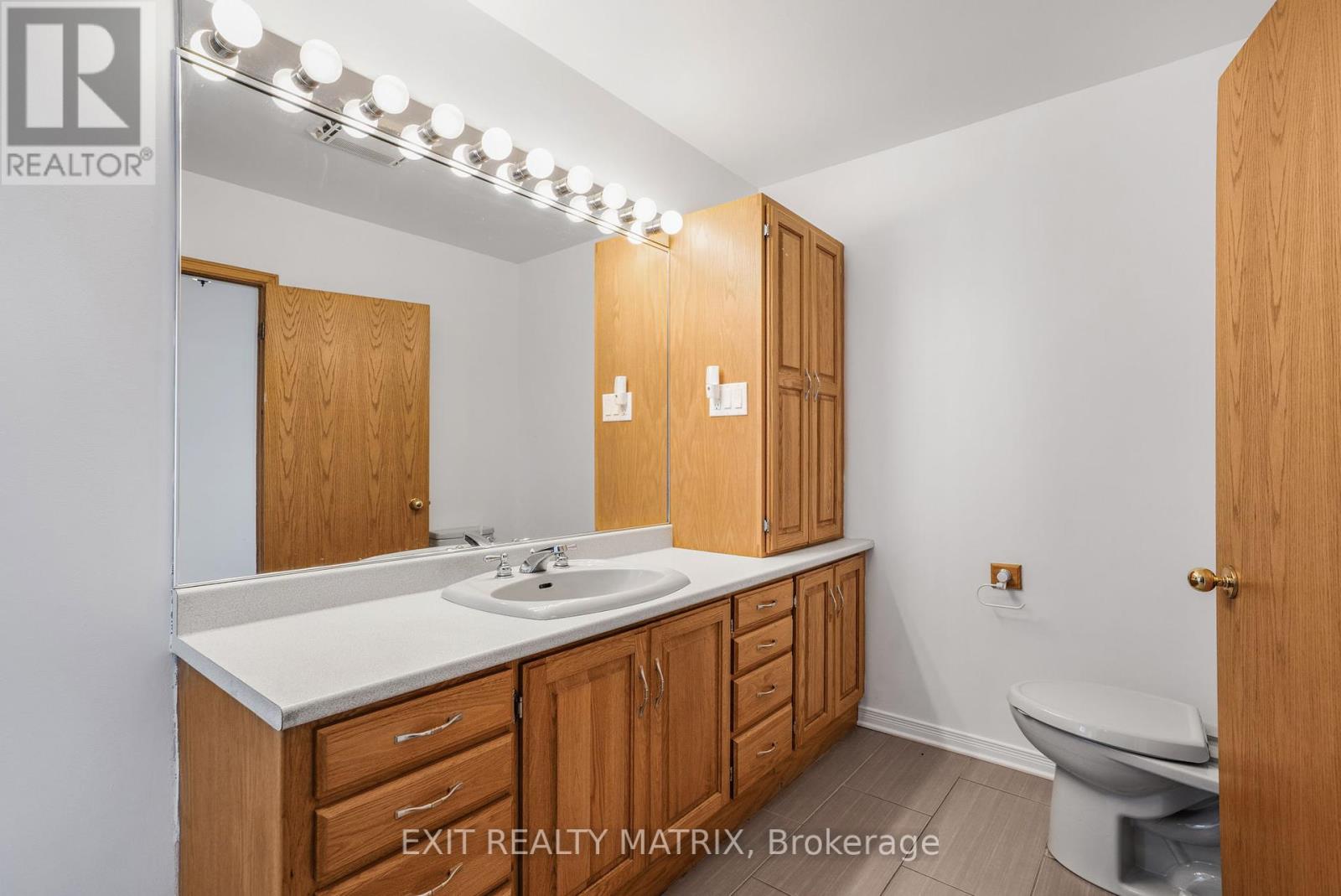323 Longueuil Street, Champlain, Ontario  K0B 1K0 - Photo 16 - X12431605