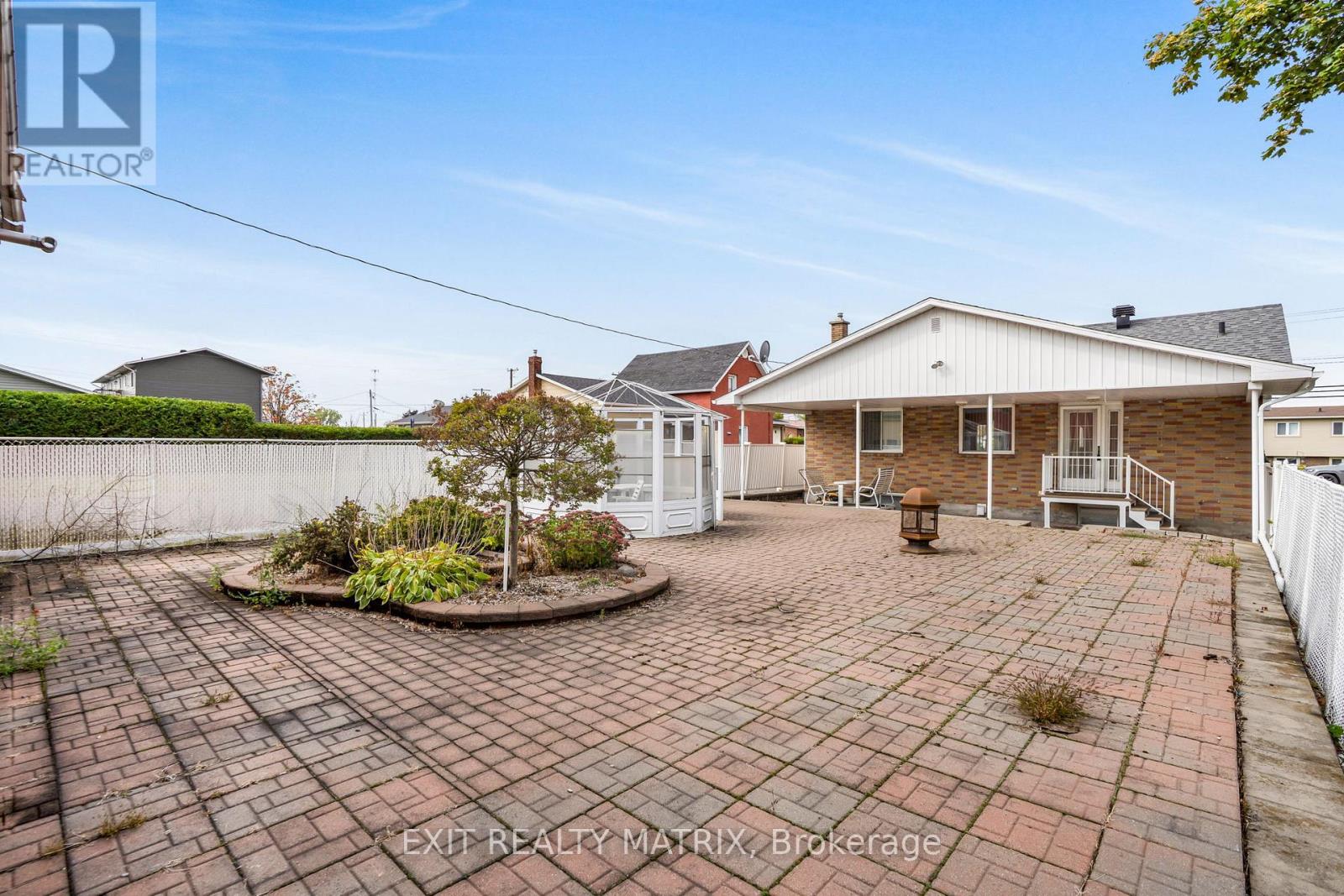323 Longueuil Street, Champlain, Ontario  K0B 1K0 - Photo 27 - X12431605