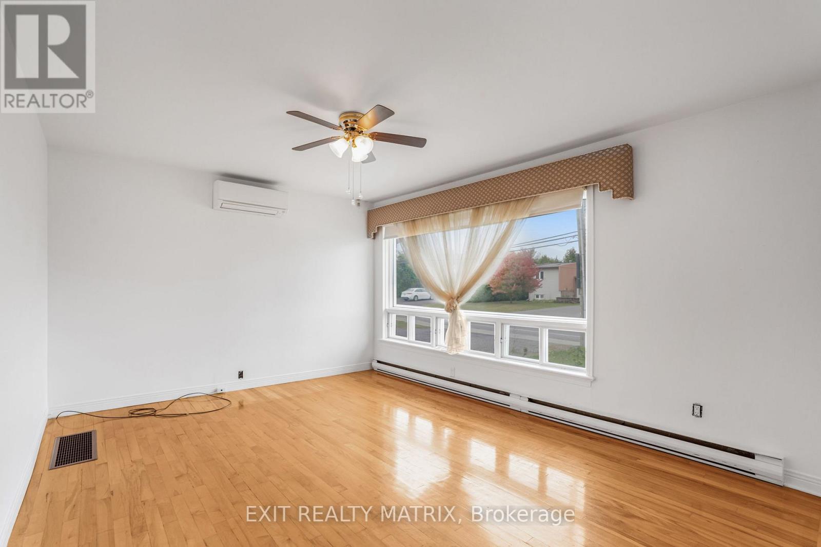 323 Longueuil Street, Champlain, Ontario  K0B 1K0 - Photo 7 - X12431605