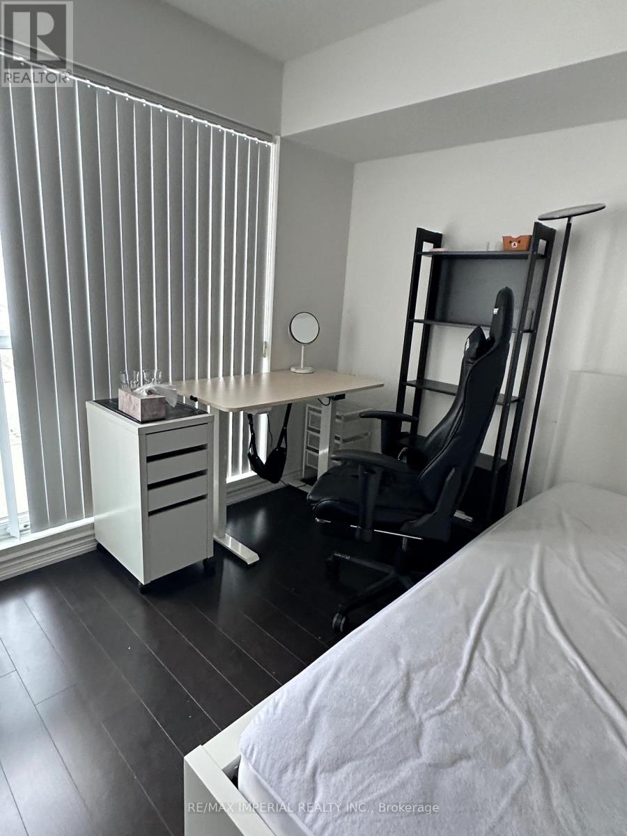 1715 - 386 Yonge Street, Toronto, Ontario  M5B 0A5 - Photo 12 - C12431534