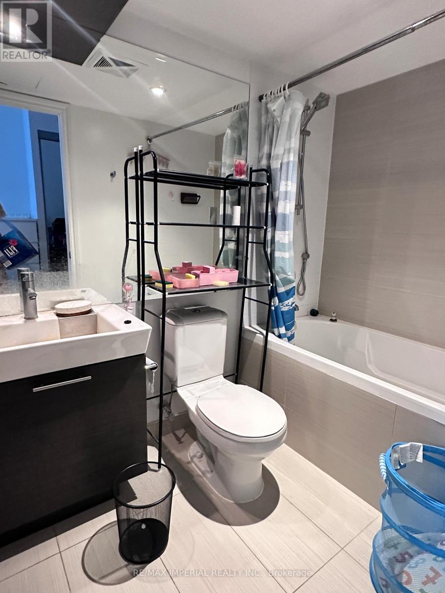 1715 - 386 Yonge Street, Toronto, Ontario  M5B 0A5 - Photo 16 - C12431534
