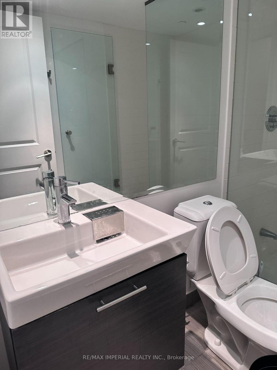 1715 - 386 Yonge Street, Toronto, Ontario  M5B 0A5 - Photo 17 - C12431534