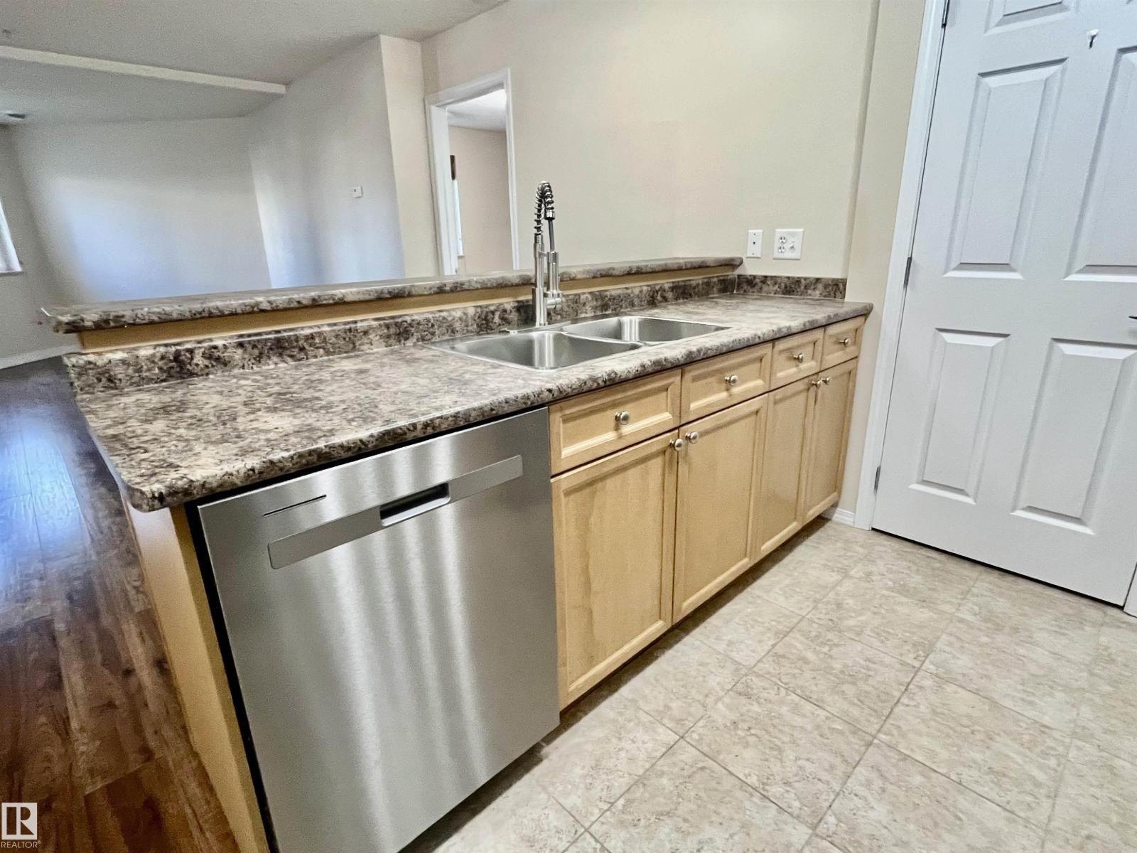 #202 6921 199 St Nw, Edmonton, Alberta  T5T 3X7 - Photo 7 - E4459085