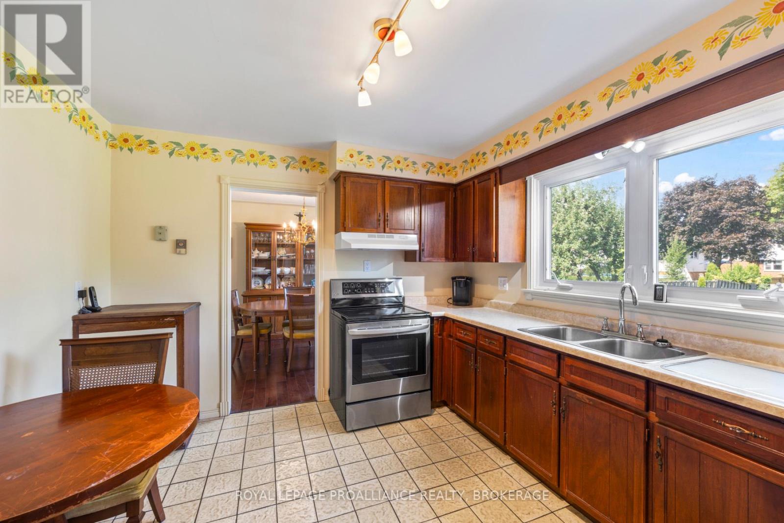 117 Seaforth Road, Kingston, Ontario  K7M 1E1 - Photo 18 - X12431635