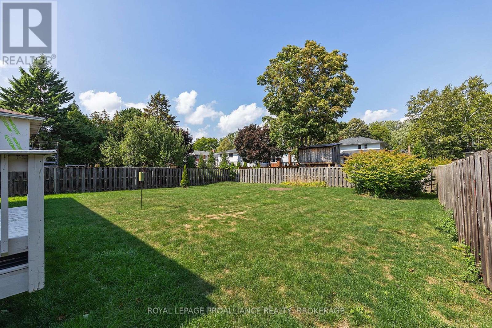 117 Seaforth Road, Kingston, Ontario  K7M 1E1 - Photo 5 - X12431635