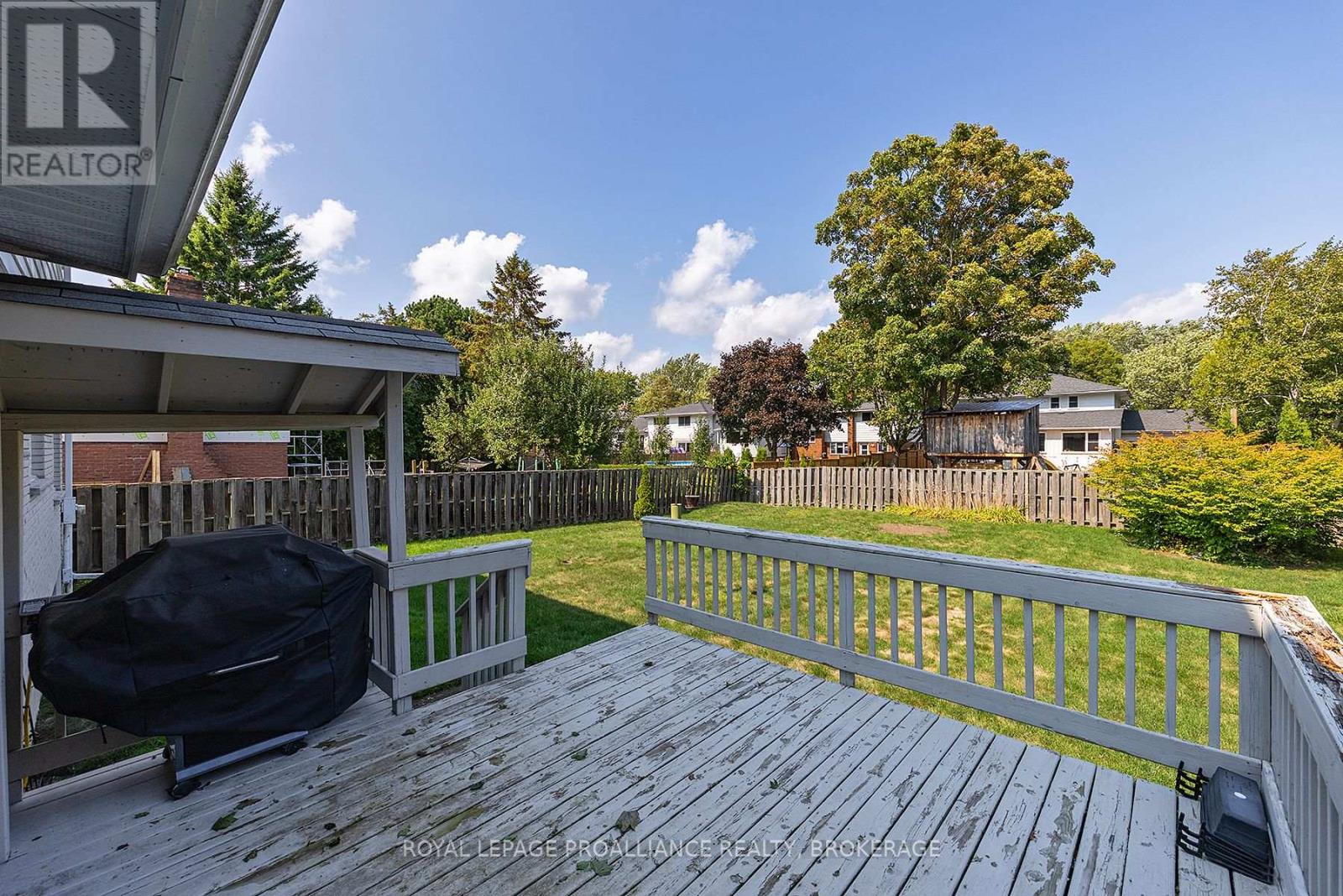 117 Seaforth Road, Kingston, Ontario  K7M 1E1 - Photo 8 - X12431635