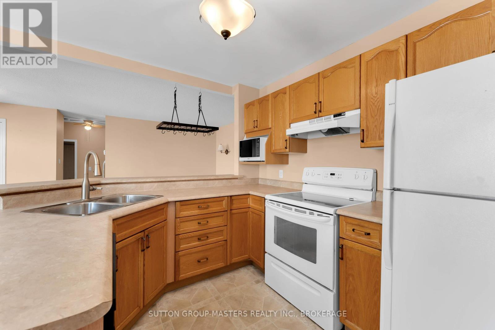 1049 Waterbury Crescent, Kingston (City Southwest), Ontario  K7M 8V4 - Photo 11 - X12431715