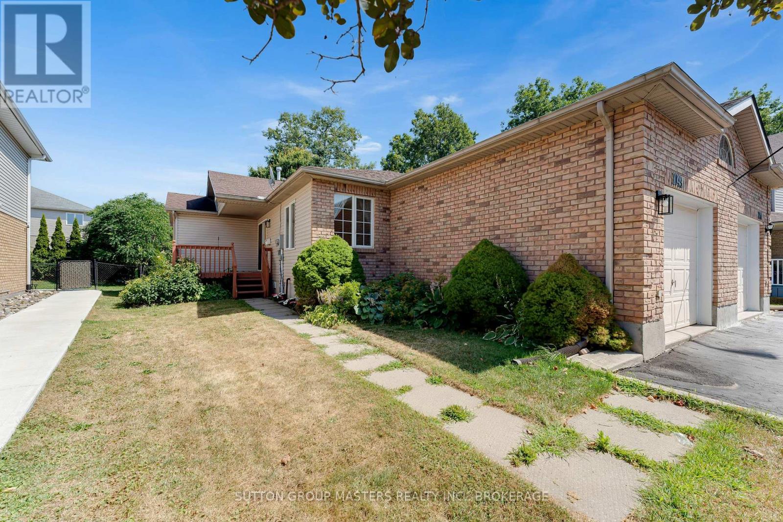 1049 Waterbury Crescent, Kingston (City Southwest), Ontario  K7M 8V4 - Photo 2 - X12431715