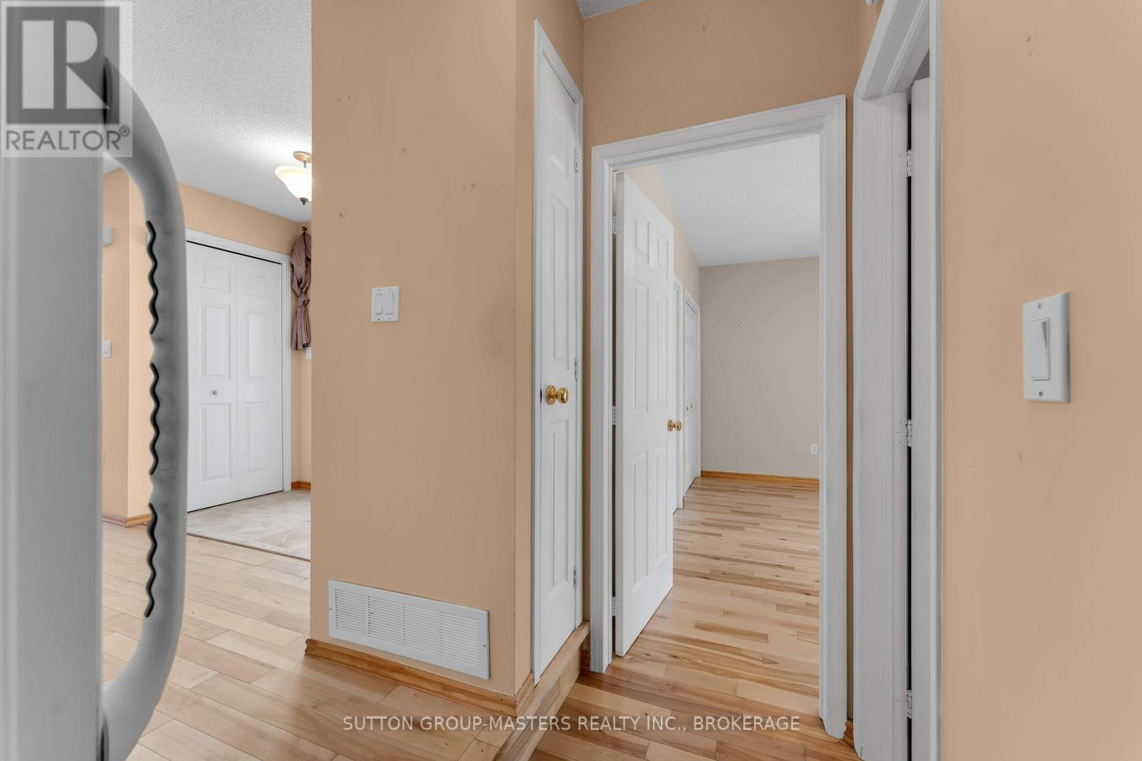 1049 Waterbury Crescent, Kingston (City Southwest), Ontario  K7M 8V4 - Photo 26 - X12431715