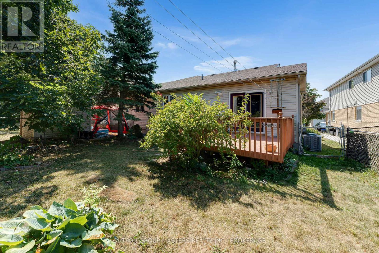 1049 Waterbury Crescent, Kingston (City Southwest), Ontario  K7M 8V4 - Photo 31 - X12431715