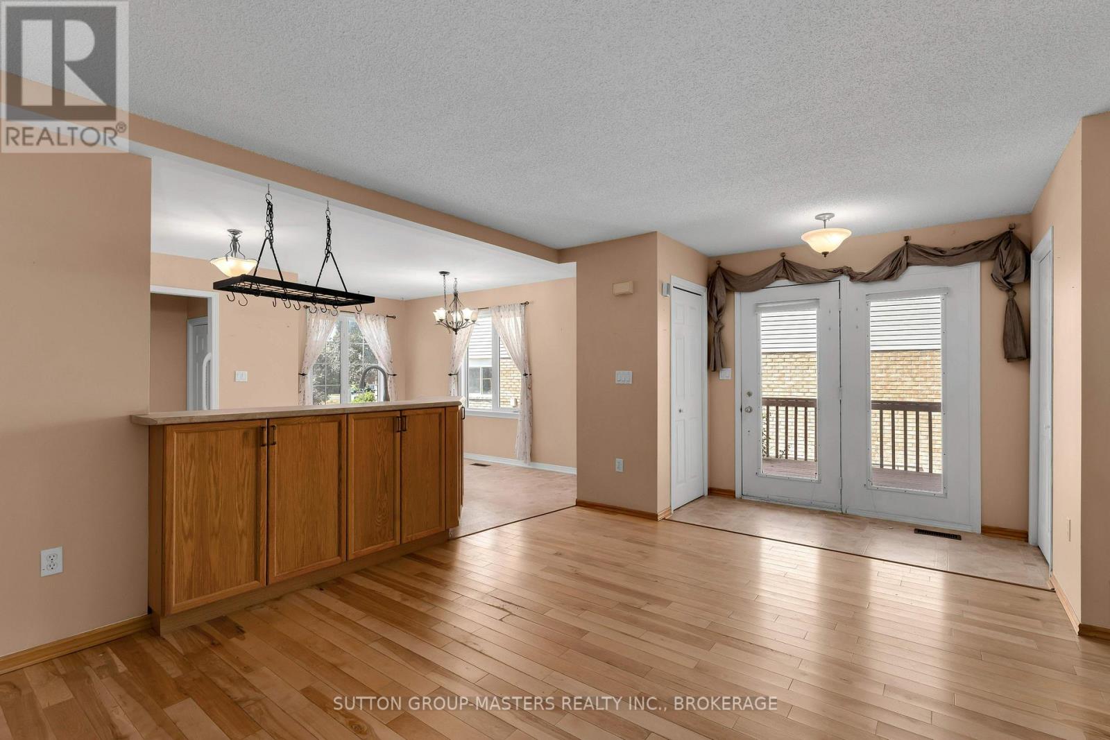 1049 Waterbury Crescent, Kingston (City Southwest), Ontario  K7M 8V4 - Photo 6 - X12431715