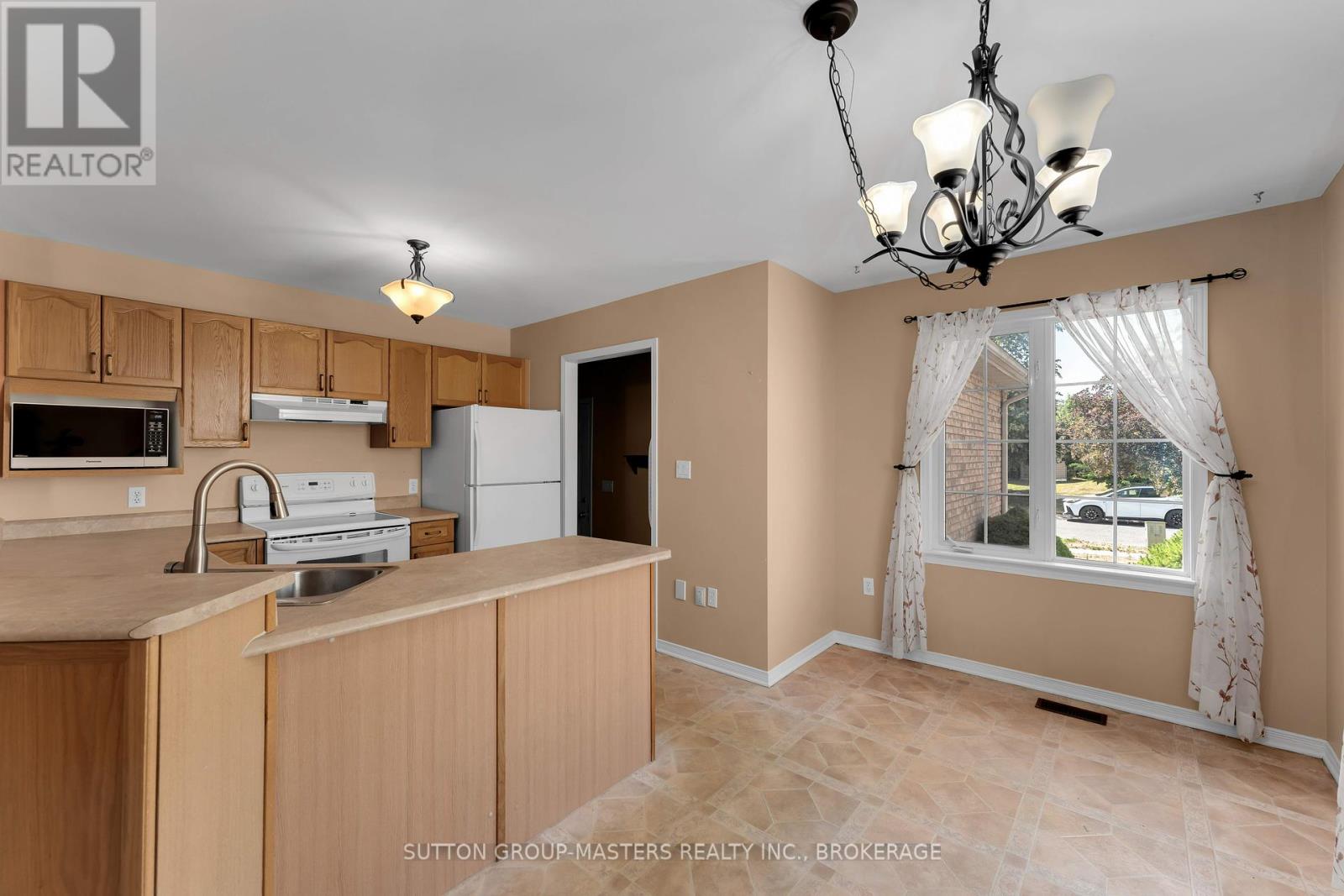 1049 Waterbury Crescent, Kingston (City Southwest), Ontario  K7M 8V4 - Photo 9 - X12431715