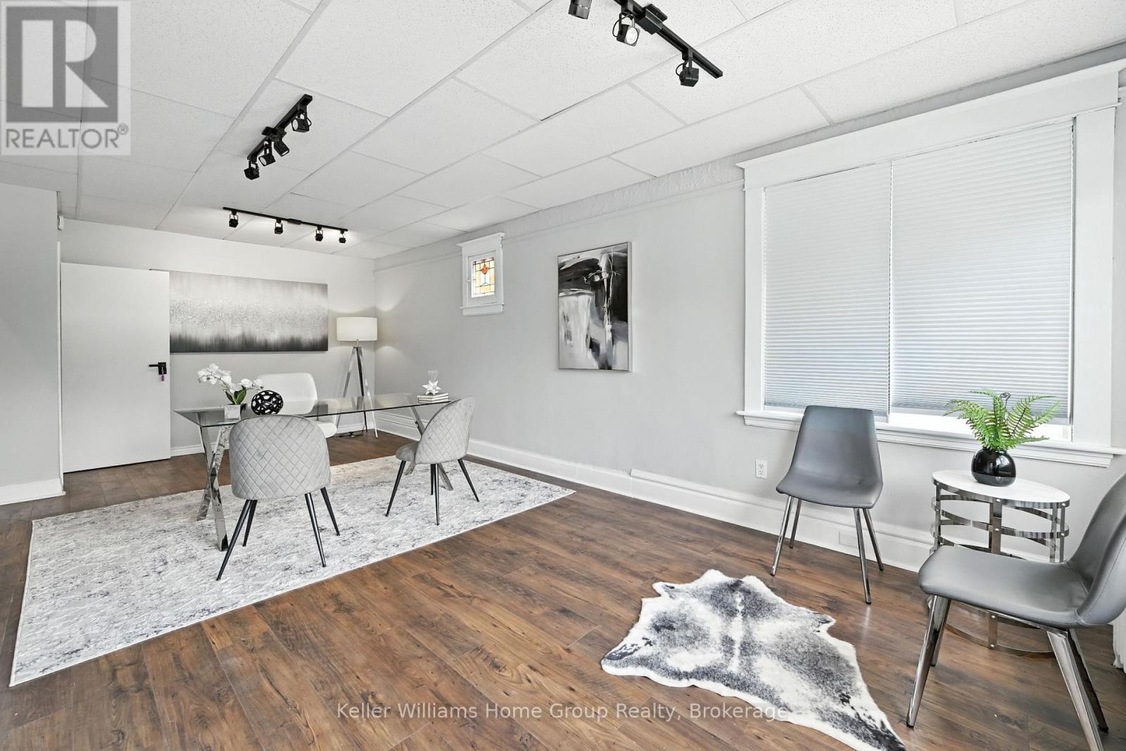 1047 Main Street E, Hamilton, Ontario  L8M 1N5 - Photo 4 - X12431596