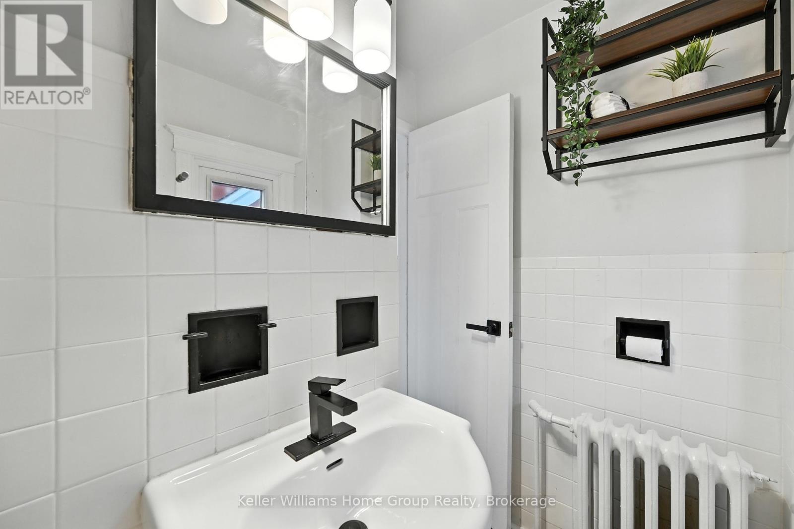 1047 Main Street E, Hamilton, Ontario  L8M 1N5 - Photo 43 - X12431596