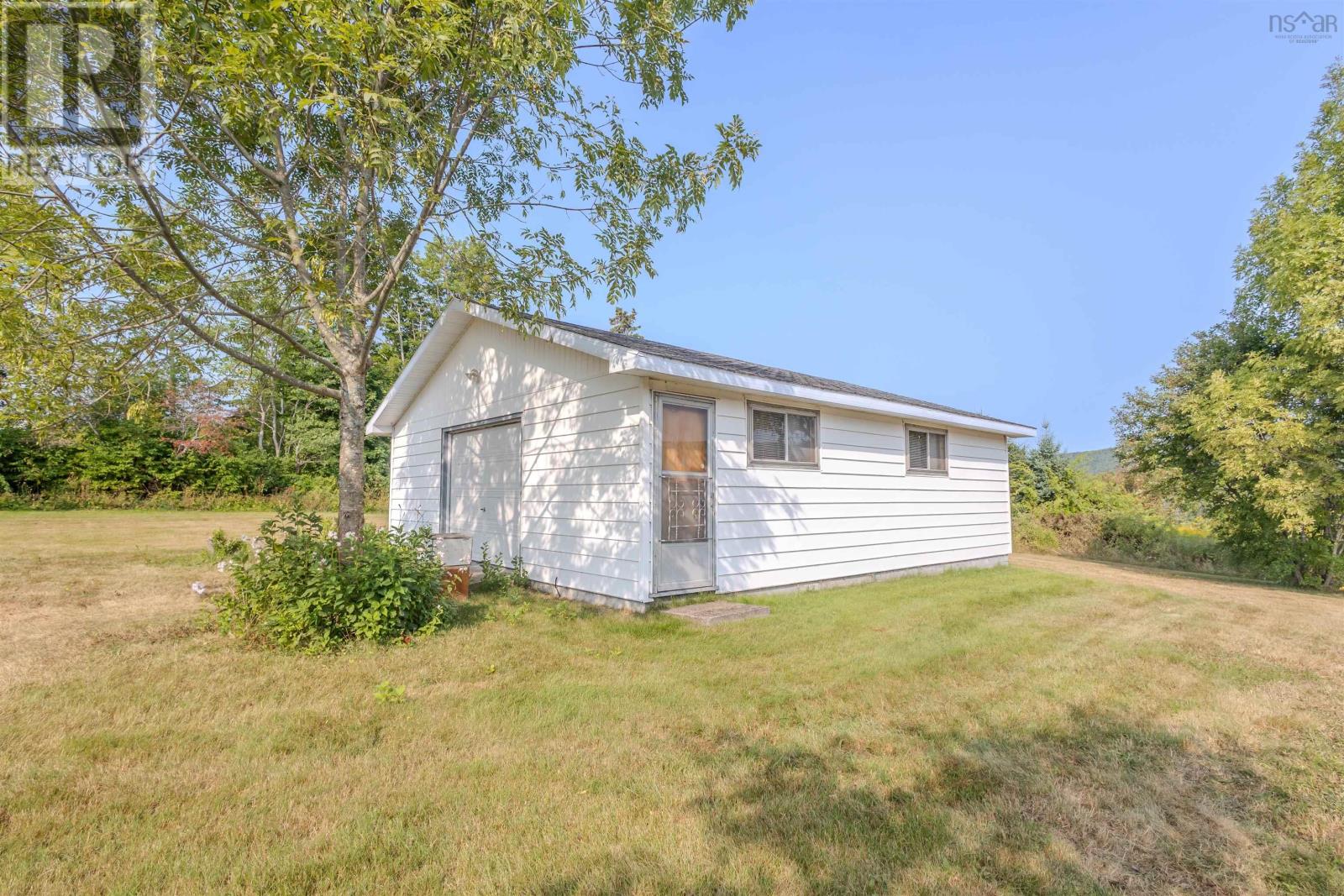 2450 Kings Road, Sydney Forks, Nova Scotia  B1L 1A1 - Photo 3 - 202524550