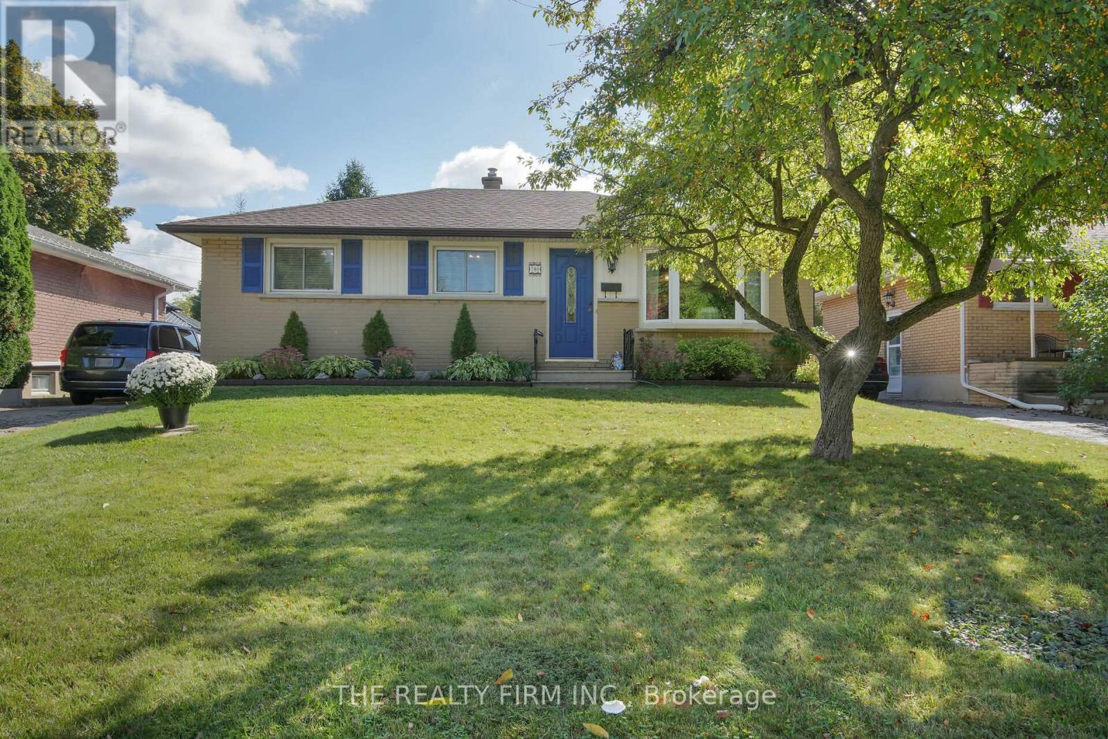70 Mark Street, London East, Ontario  N5V 2G5 - Photo 2 - X12431585