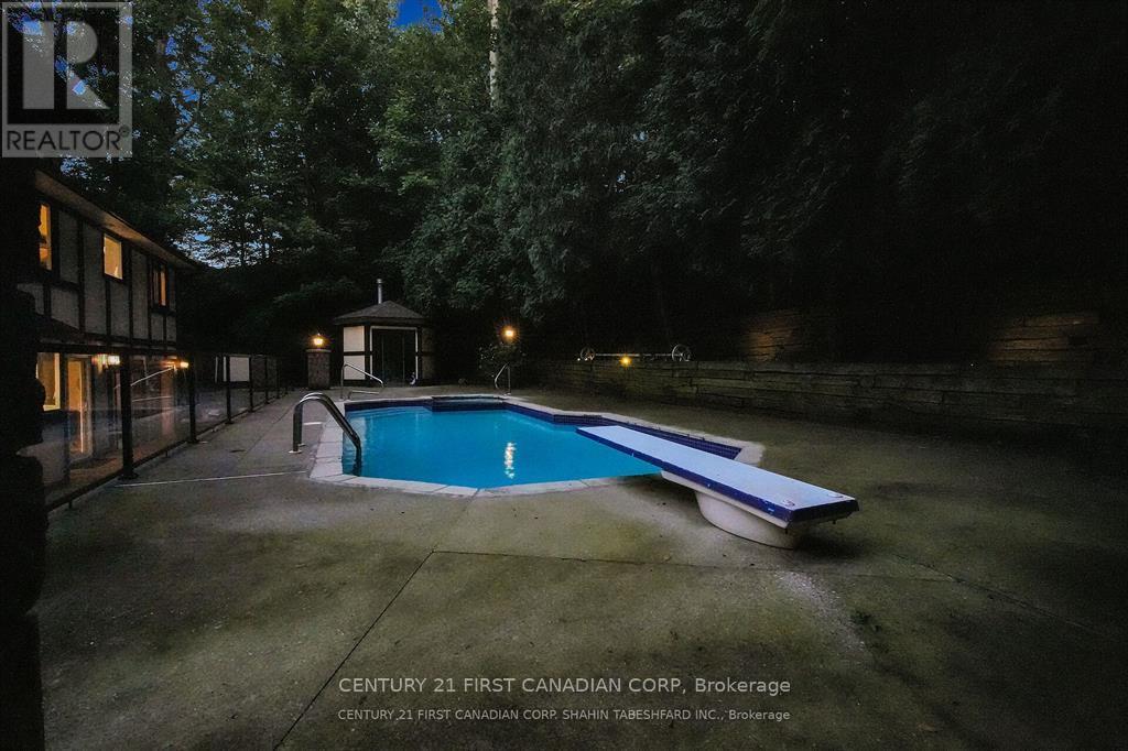 441 Westmount Drive, London South, Ontario  N6K 1X4 - Photo 38 - X12431640